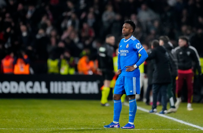 "Yo soy Vini", la cancó de Vinicius al 'Què t'hi jugues!'