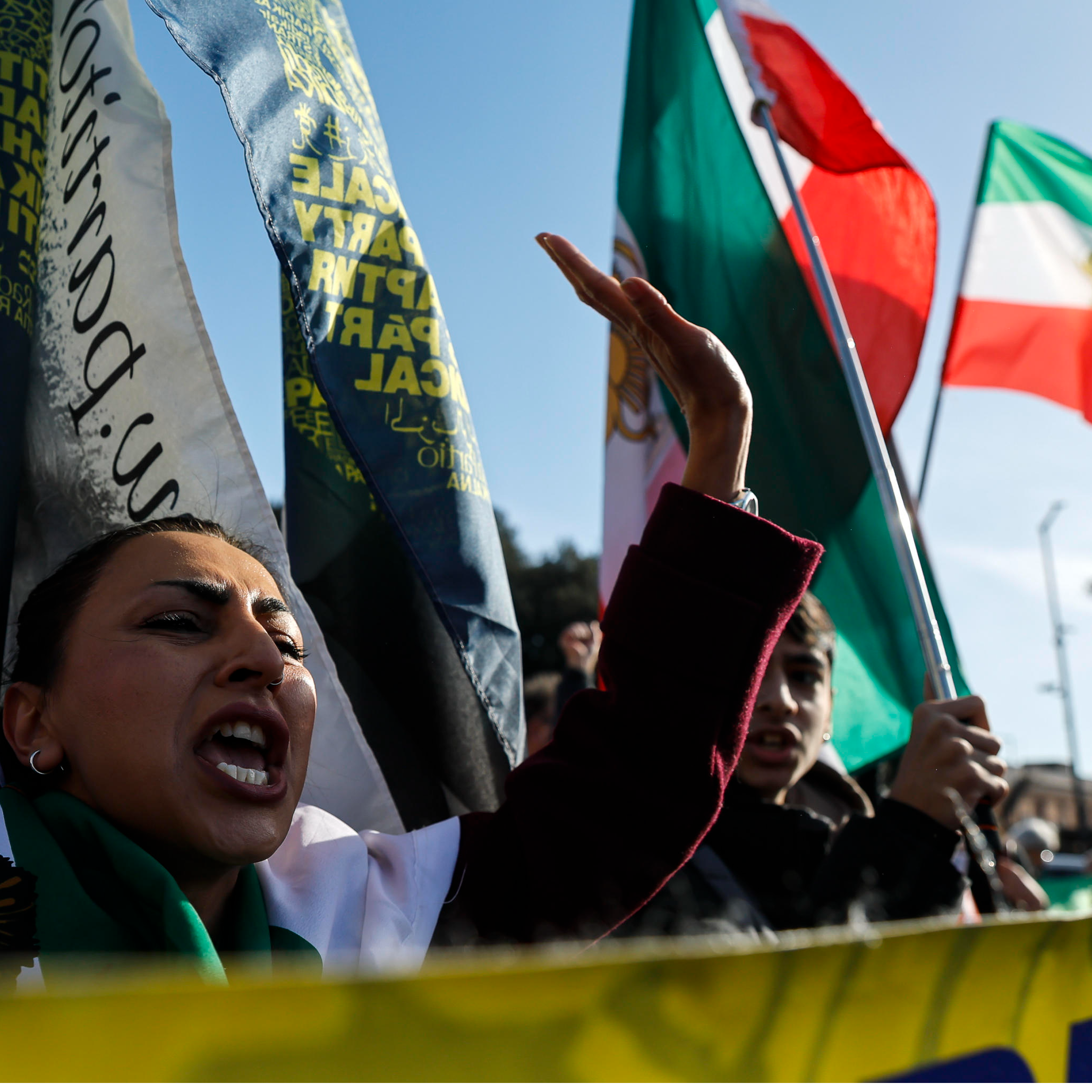 Ryma Sheermohammadi, analista política iraní: "Hay muchos que no salen a las protestas por miedo, porque han visto lo que pasa" episode artwork