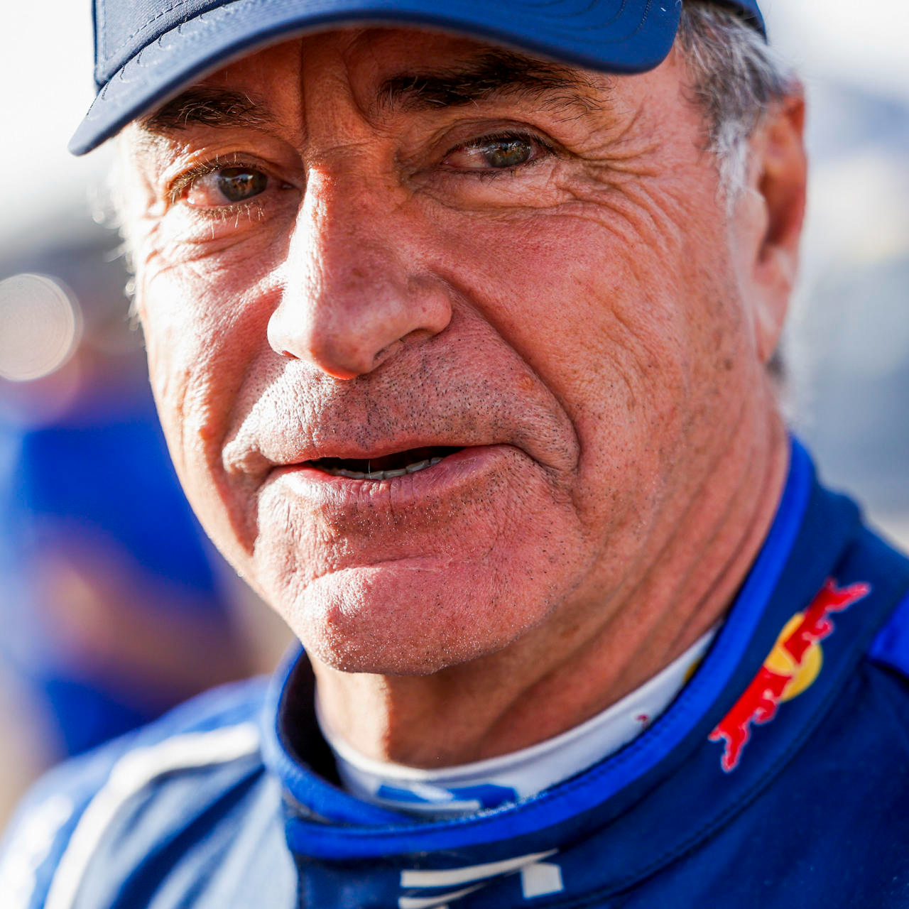 Entrevista | Carlos Sainz explica el momento en el que se esfumaron sus opciones al Dakar: "Estuvimos a 40 metros del único punto que nos saltamos"