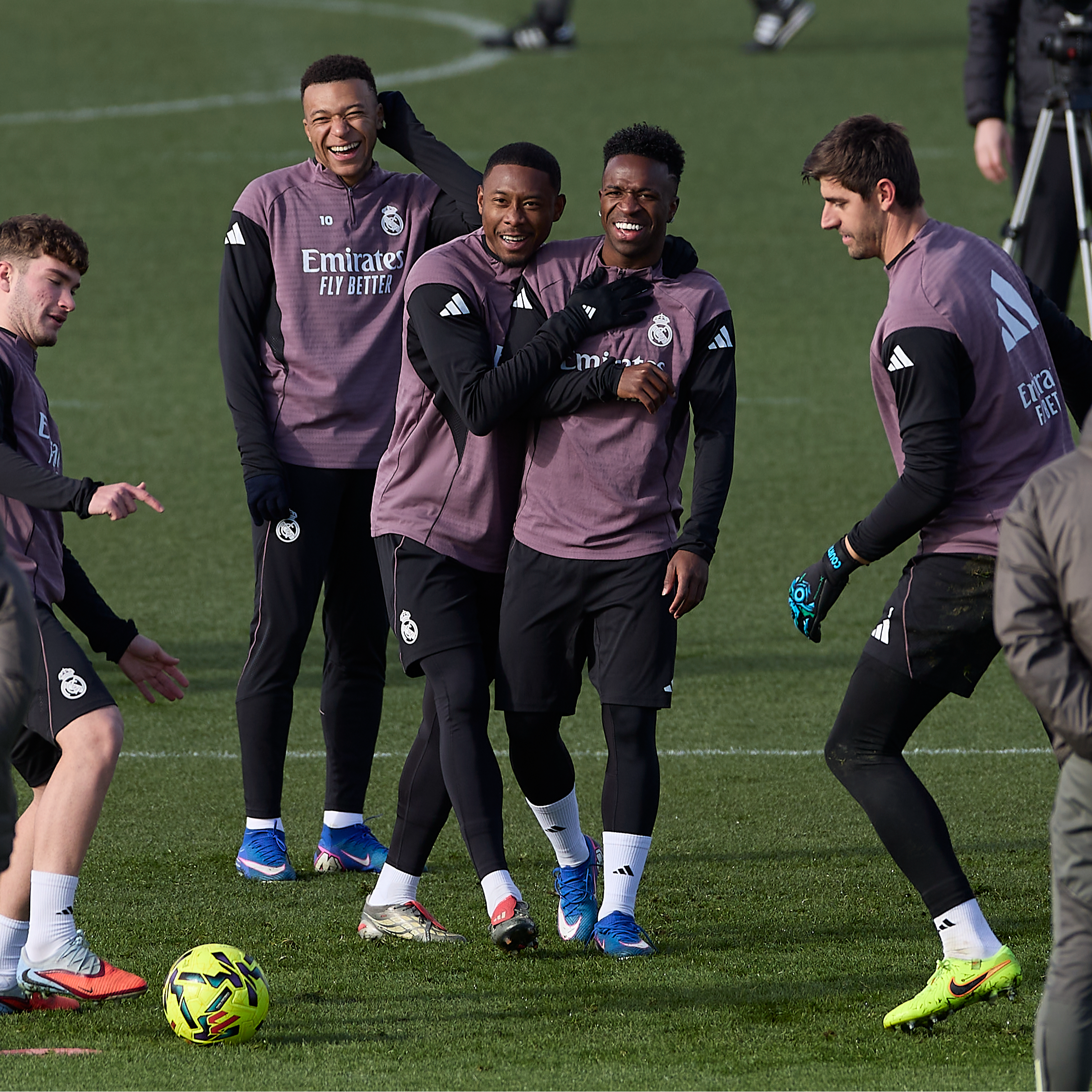 Tomás Roncero: "El Real Madrid ha tenido sobredosis de táctica y de pizarra, ahora necesita recuperar la felicidad"