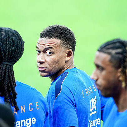 El Sanedrín |  El motivo por el que Mbappé abandona Valdebebas con cada lesión: "No se fía mucho de los servicios médicos del club" episode artwork