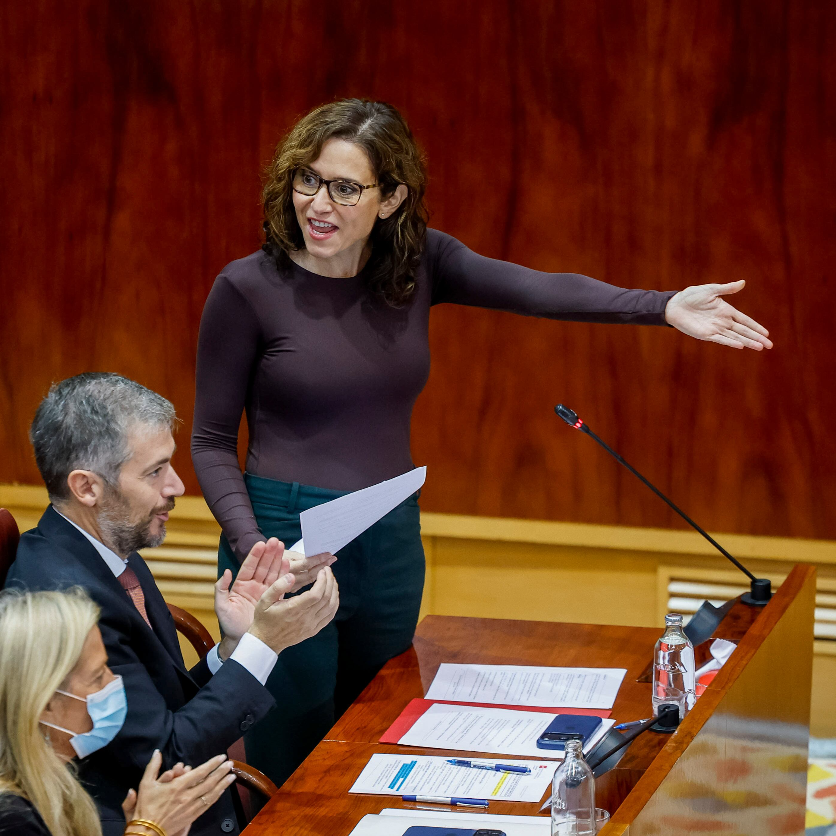 Portada de La mesa de Hora 25