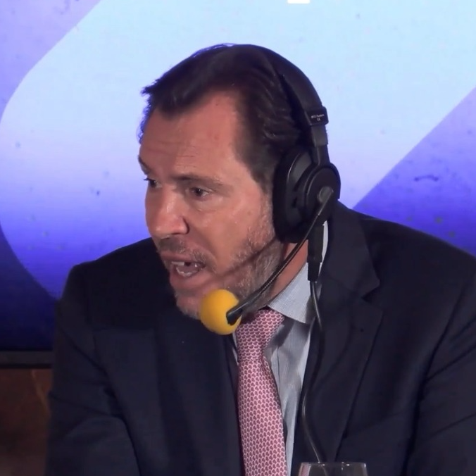 Puente asegura las encuestas "no coinciden" con sus datos y "el PSOE será primera fuerza el 29-N"