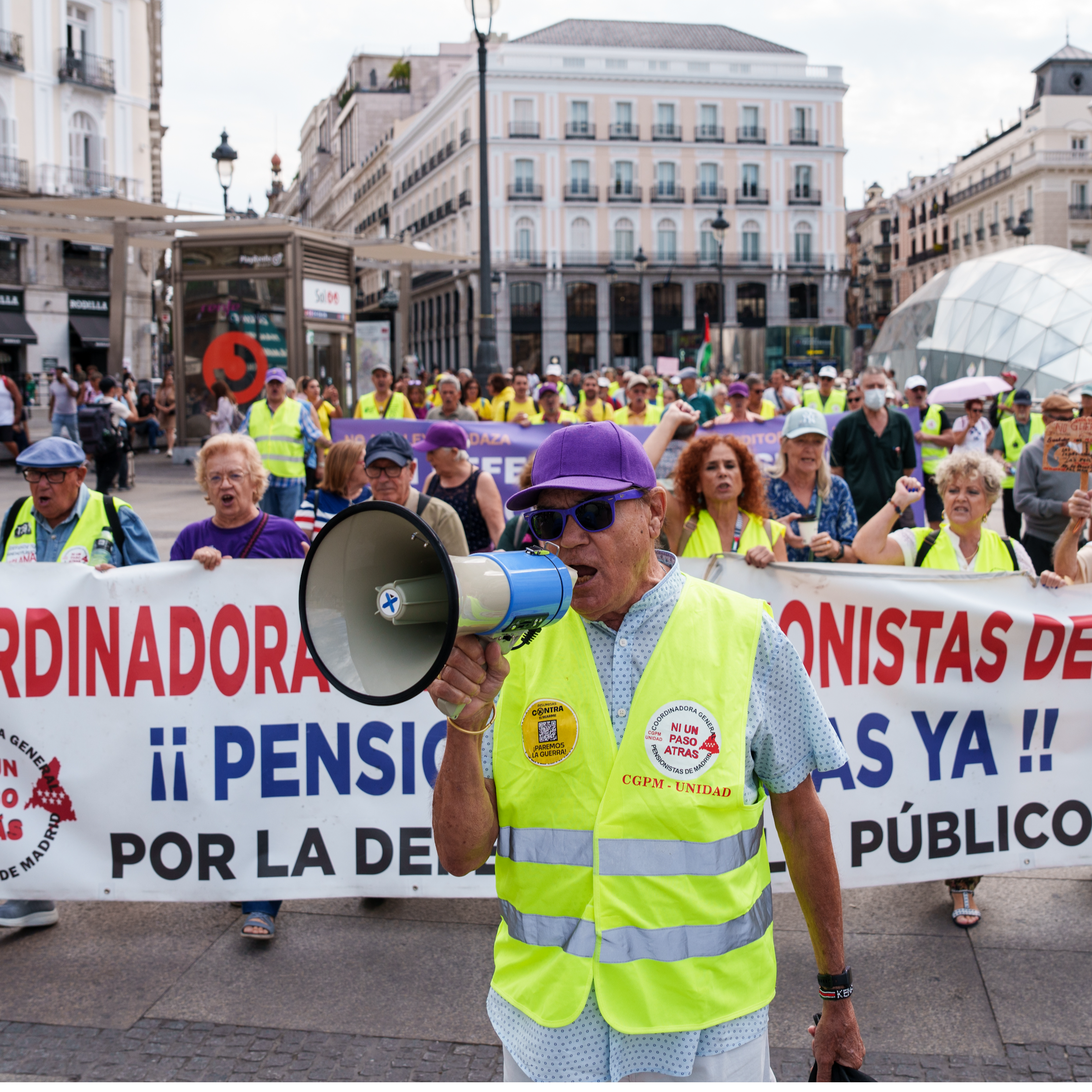 Entrenando para la jubilación | 37 años de policía y más de 50 manifestándose por los derechos humanos episode artwork