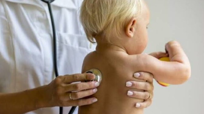 ¿Son mocos o algo más? Guía pediátrica para no colapsar ante los virus respiratorios