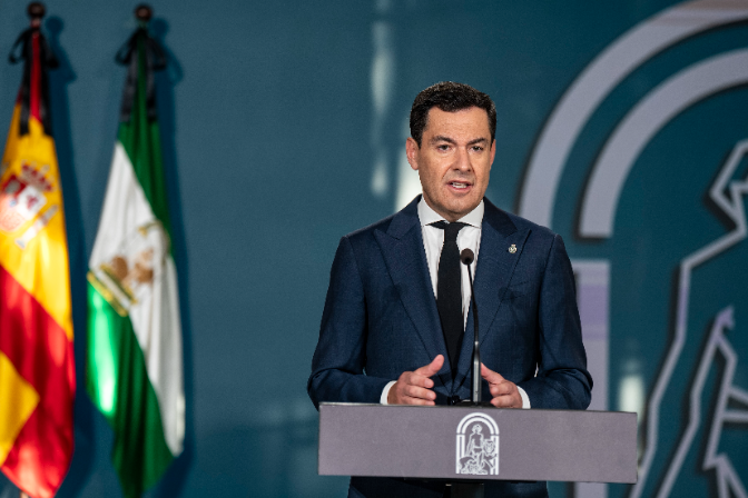 Juanma Moreno urge al gobierno a que revise la vía férrea del AVE tras el accidente de Urda