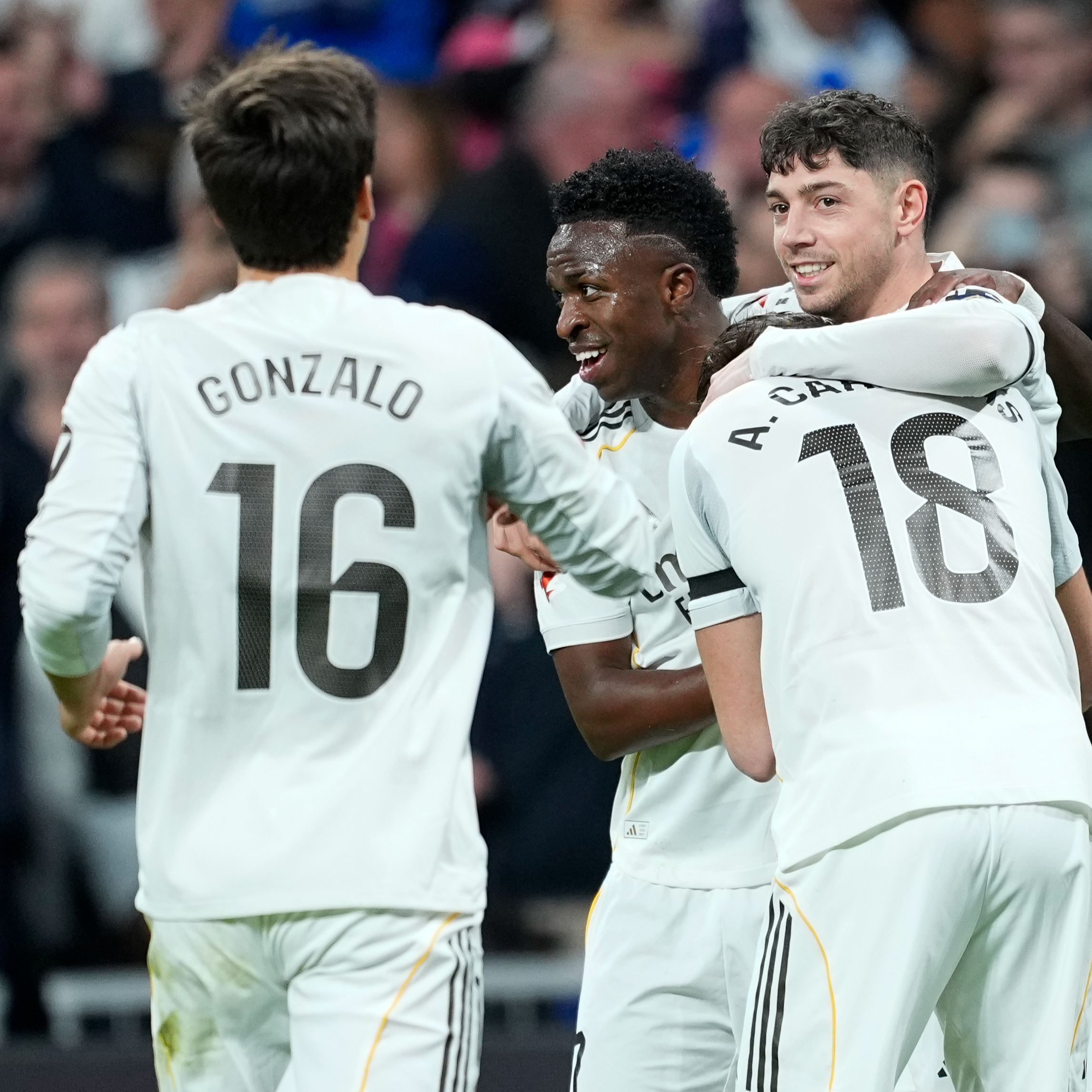 Los goles de Carrusel | Los goles del Real Madrid 4-1 Real Sociedad | Goleada para dormir líder solitario