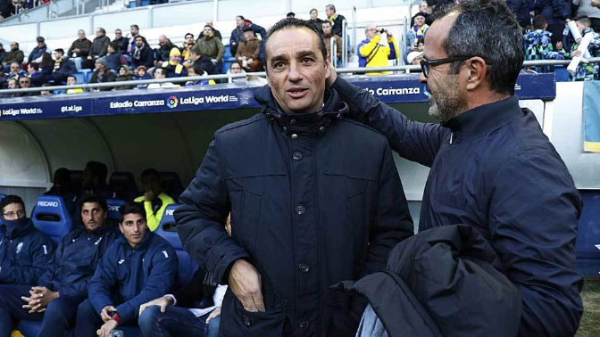 Álvaro Cervera igualó a Oltra como entrenador con más partidos en la historia del CD Tenerife. En la actualidad, y tras ser muy amigos, la relación entre ambos es inexistente episode artwork