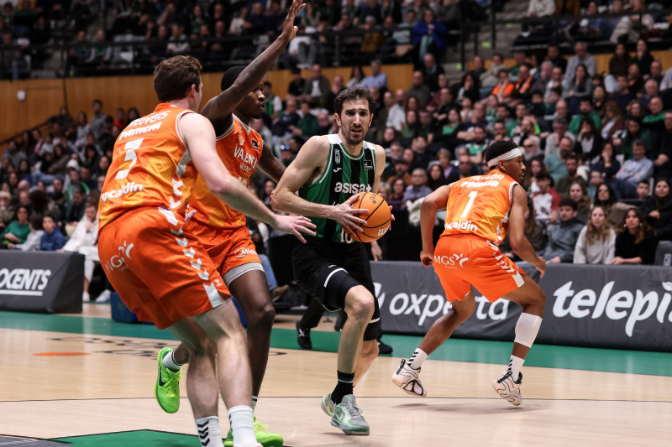 Guillem Vives, jugador de la Penya: "Hem d'anar a la Copa amb la mentalitat de competir cada minut"