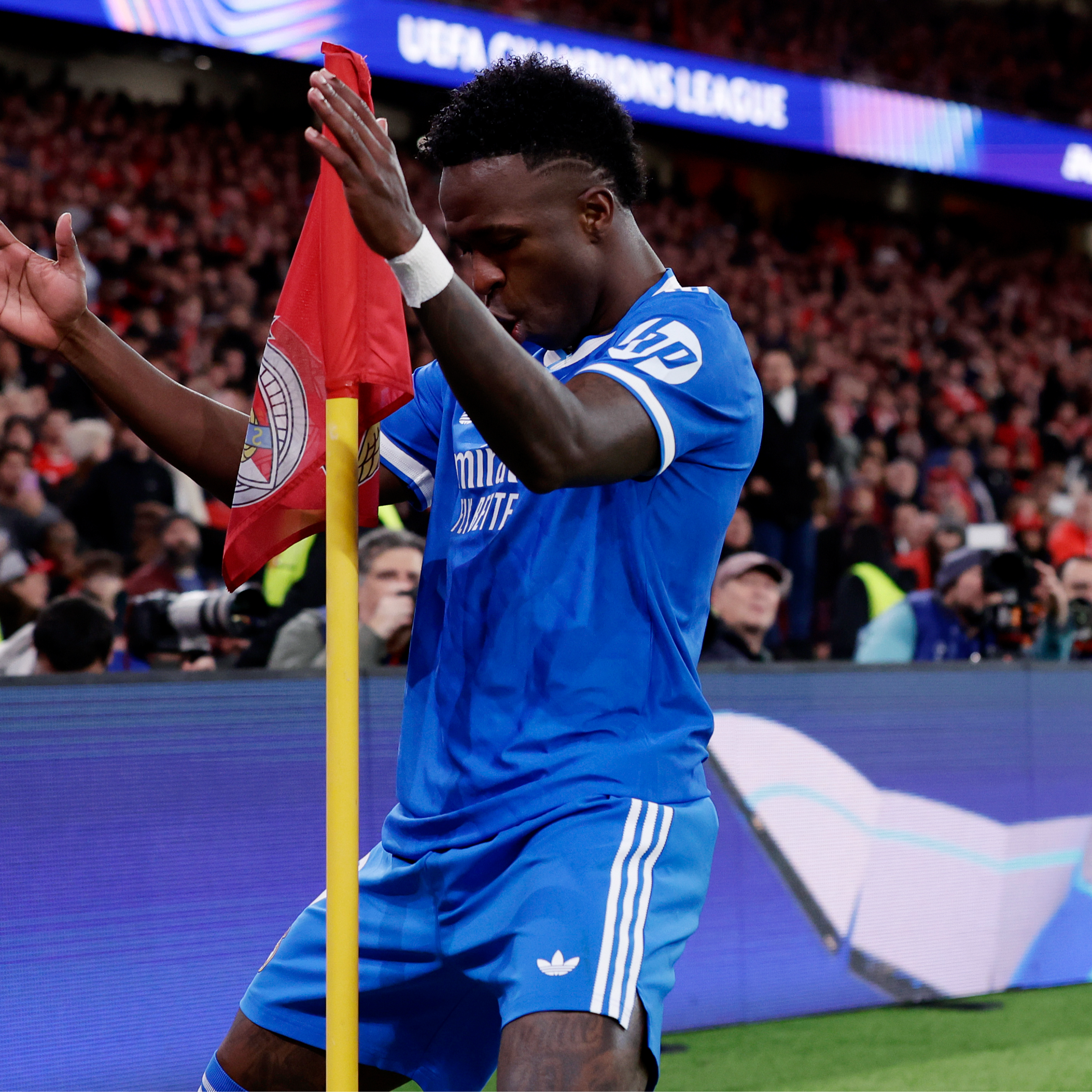 El gol del Benfica 0 - 1 Real Madrid | Vinicius guía al Madrid en Portugal