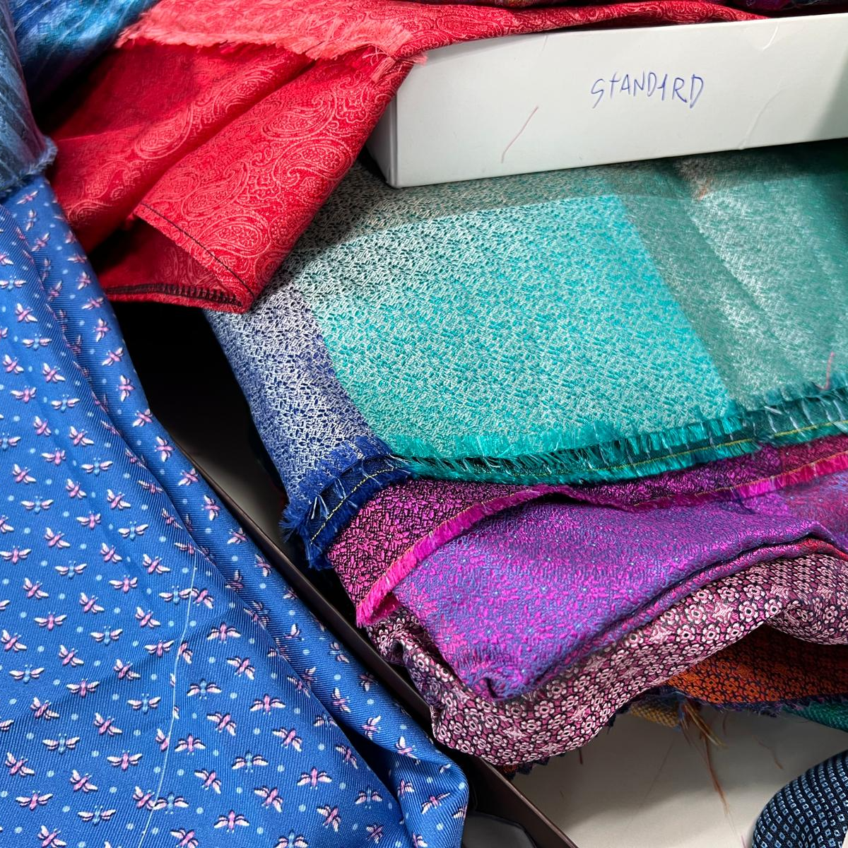 Miénteme Cine | El nacimiento de una corbata