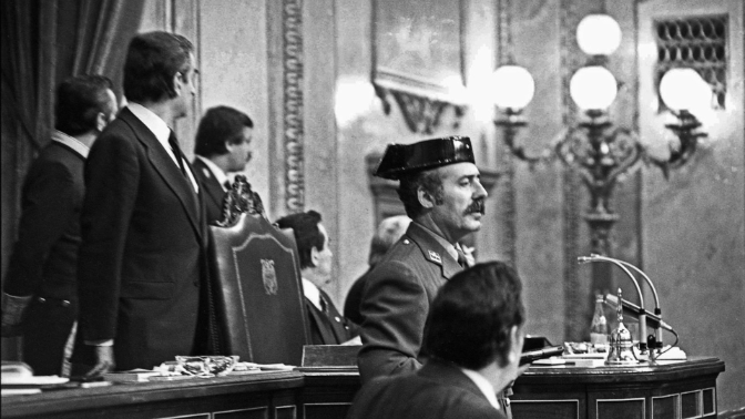 Un historiador señala la clave de la desclasificación de documentos del 23-F:  "Tendrían valor para conocer lo que pasó dentro del Congreso" | Política |  Cadena SER