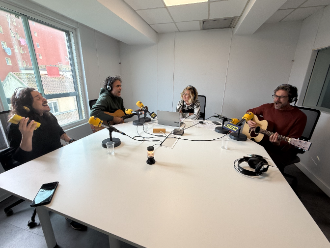 La Sonrisa de Julia presenta "Enemigo" en Hoy por Hoy Cantabria