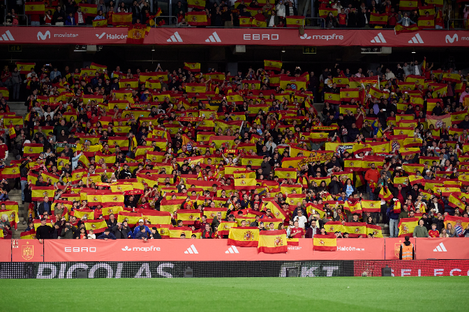 Mossos i Fiscalia investiguen els crits de "musulmán el que no bote" a Cornellà-El Prat durant l'Espanya-Egipte