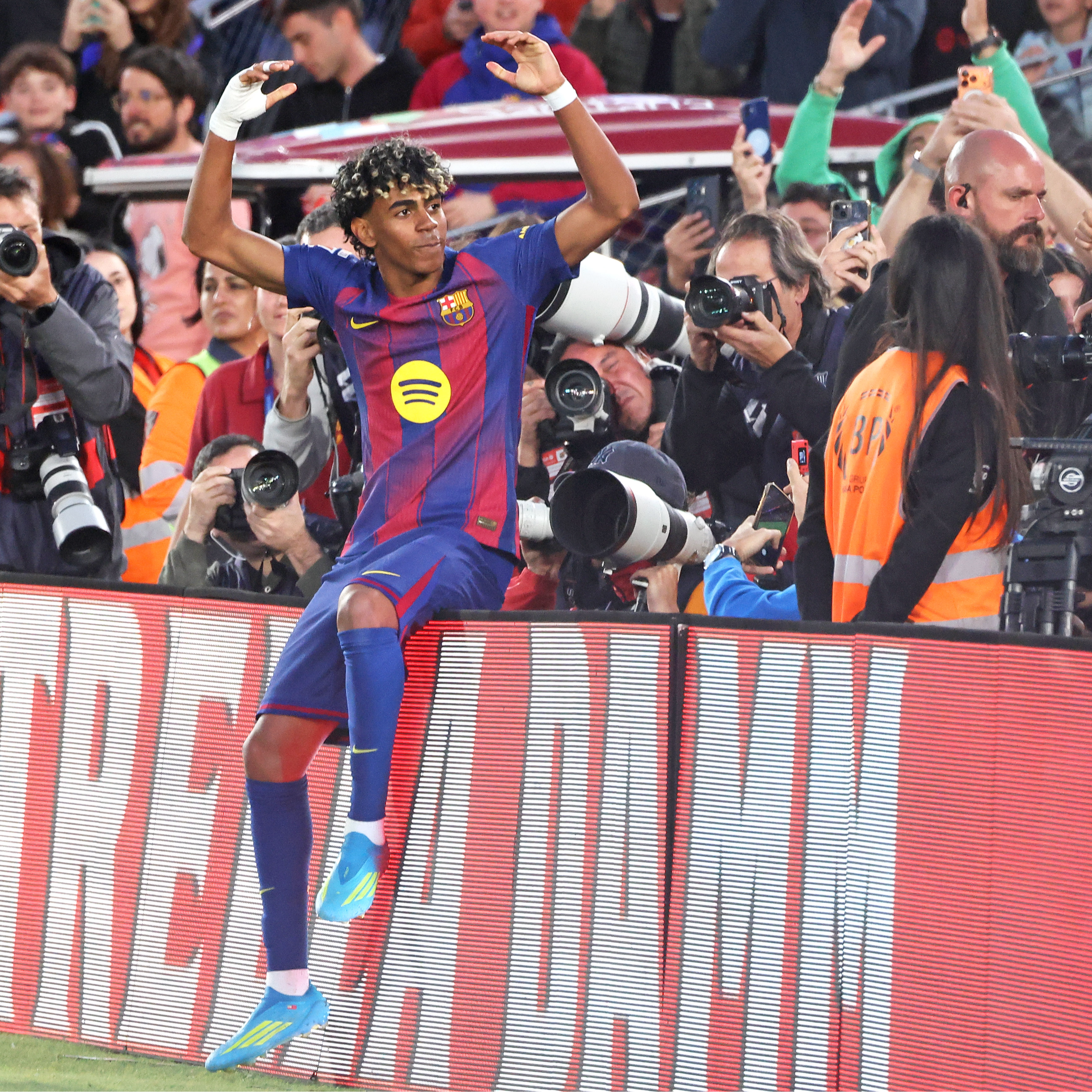 Imagen de Los goles del FC Barcelona 4 - 1 Espanyol | Lamine Yamal le da media Liga al Barça