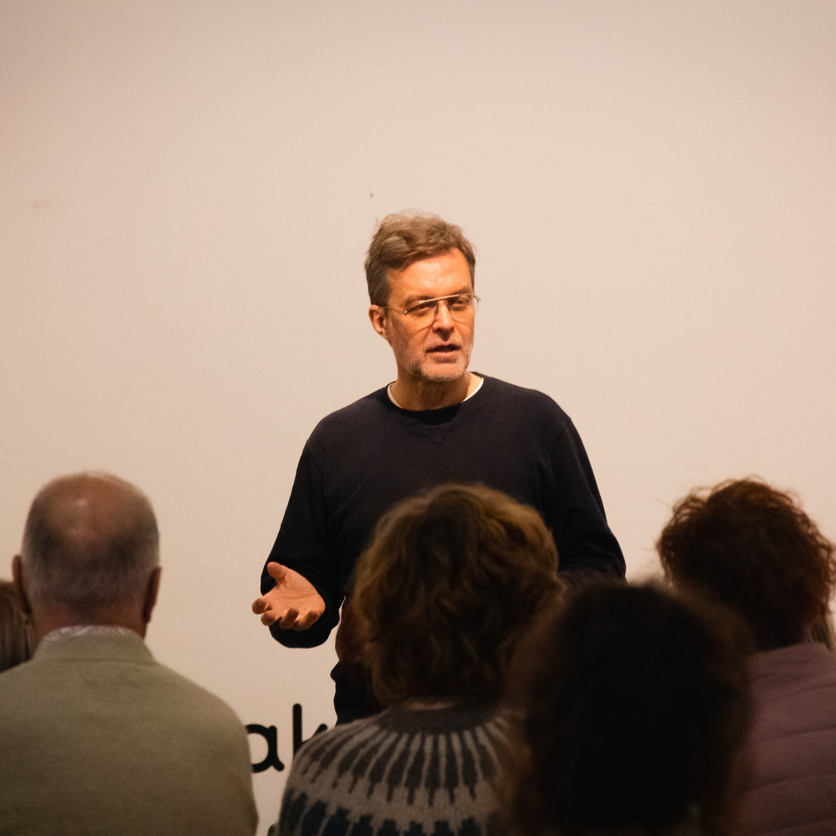 Roger Bernat busca en Pamplona actores y actrices en su 'Gran Casting' episode artwork