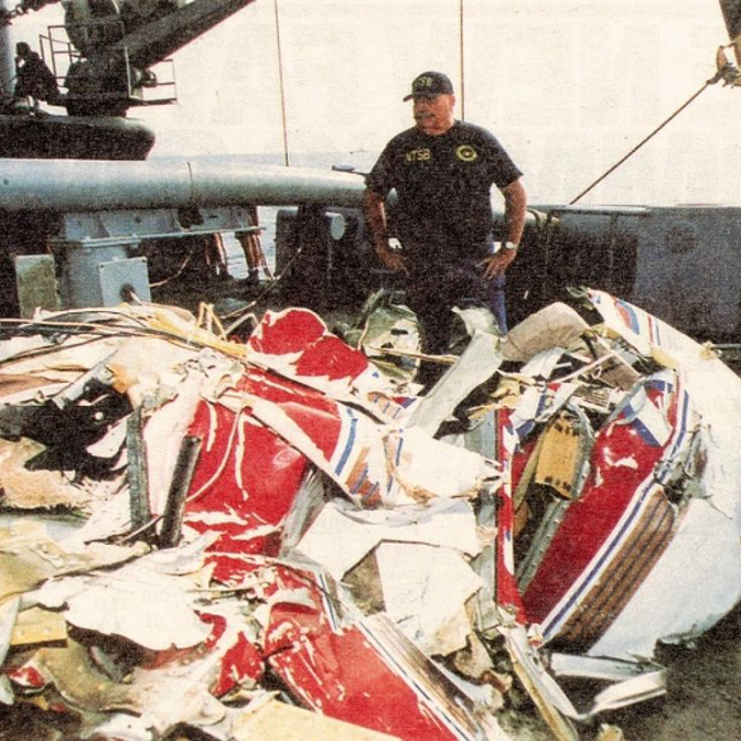 L'accident d'avioneta de John F. Kennedy Jr, 26 anys després: què va passar? episode artwork