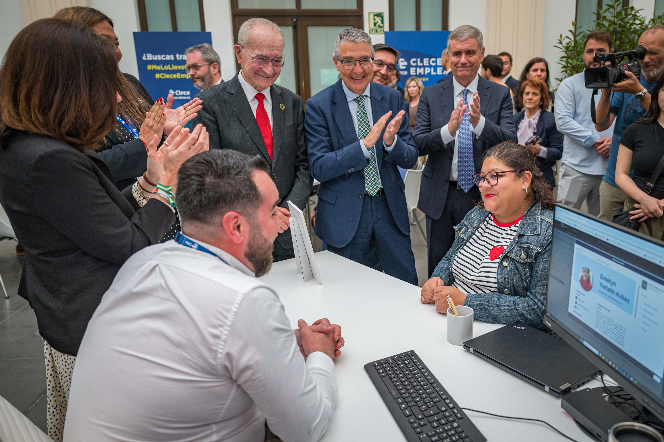 Entrevista con Dolores Cruz sobre Clece Emplea, iniciativa nacional dedicada a facilitar el acceso al mercado laboral a colectivos vulnerables, en Hoy por Hoy Ronda y Comarca (08/05/26) episode artwork