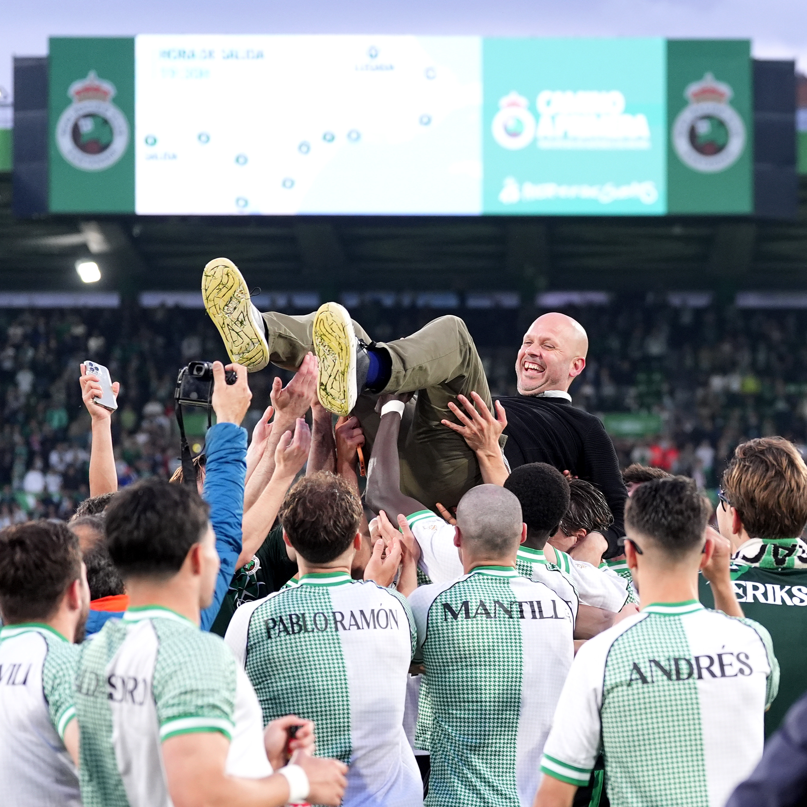 Carrusel sábado | José Alberto, entrenador del Racing: "Es indescriptible, después de tantos años en categorías que no le corresponden a este club"