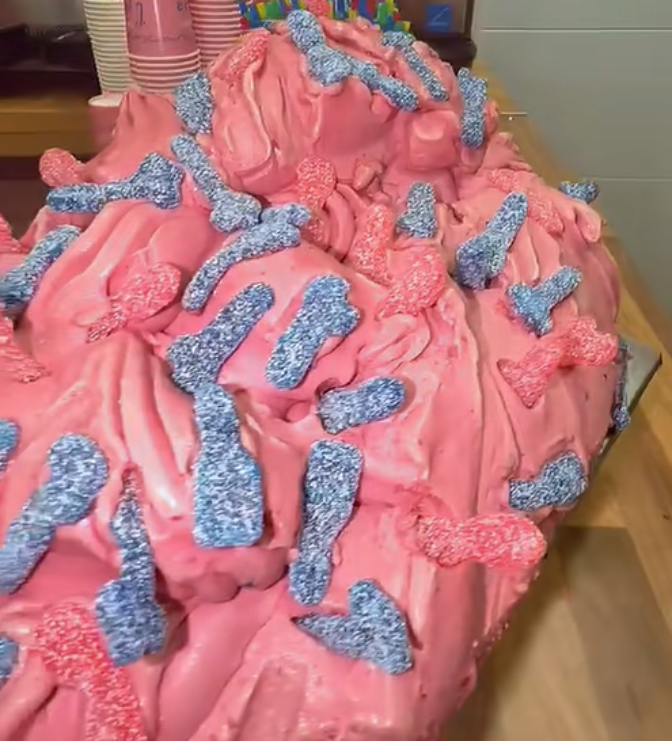 Ángels Barceló sorprendida con los nuevos sabores de helados: "No me imagino ir a pedir uno de María Auxilidora" episode artwork