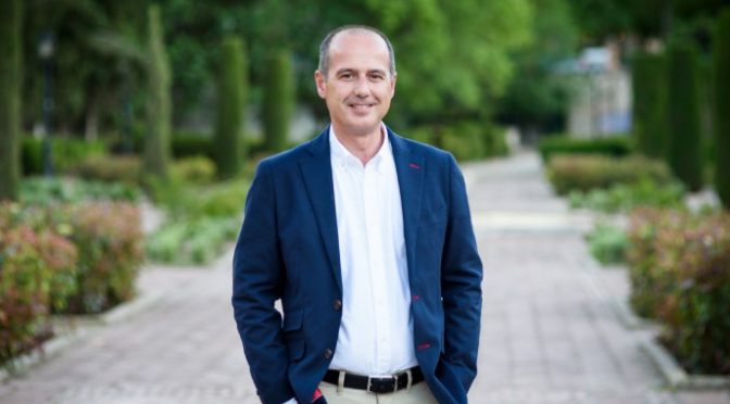 Alberto Rojo pide la dimisión de Ana Guarinos episode artwork