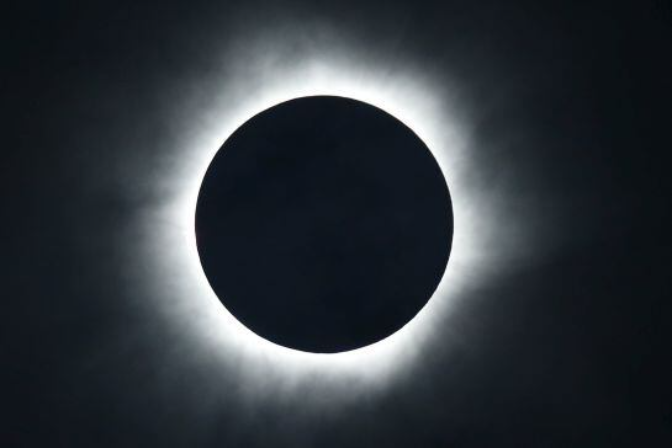 "Durante mucho tiempo nos vamos a preguntar unos a otros dónde estábamos en el eclipse" episode artwork