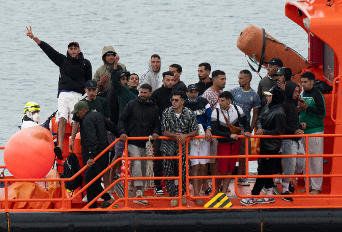 Imagen de De Lampedusa a Arguineguín: las visitas simbólicas del Vaticano para ilustrar el drama de la inmigración