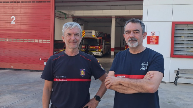 Los bomberos alertan del colapso de la azotea del Ibis y denuncian que el incendio evidencia la falta de medios en Málaga