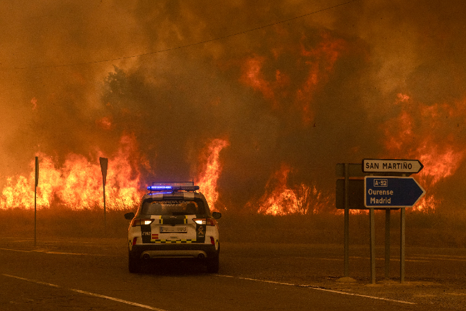 Galicia afronta la temporada de alto riesgo de incendios con los deberes sin hacer: "Fiamos todo a la suerte y al tiempo, pero vamos tarde"