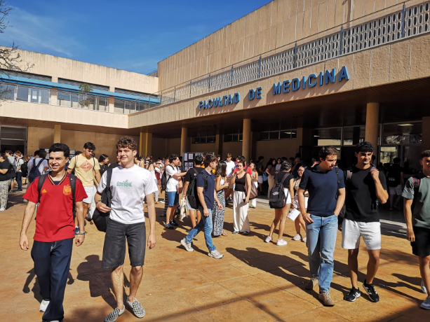Más de 9.500 estudiantes arrancan la PAU en Málaga sin incidencias
