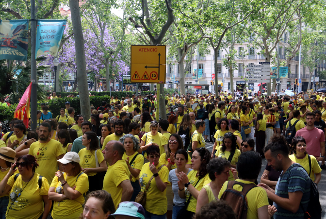 Les associacions de famílies volen una cadira a la taula de negociació entre Educació i els sindicats després que hagi guanyat el no a la consulta episode artwork