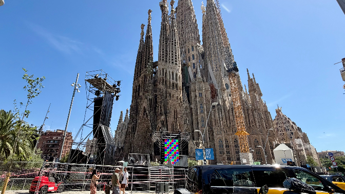 Jordi Viñolas, Acave: "La visita del papa atrae a turismo bueno, que aporta valor" episode artwork