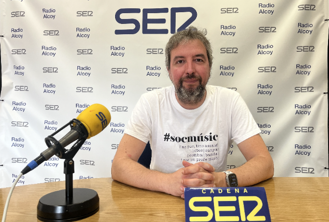 Tragaluz- L'Orquestra Simfònica d'Alcoi tanca la temporada amb un concert al Teatre Calderón. Entrevista a Juanlu Guitart i Bernat Quetglas, president i director de l'OSA, i a la pianista Marisa Blanes. episode artwork