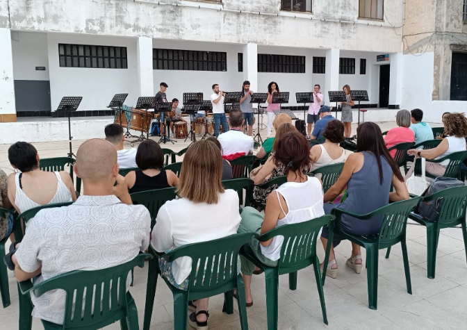 Tragaluz - L'escola de música de La Degollà - Entrevista a Josep Pons, mestre de dolçaina episode artwork