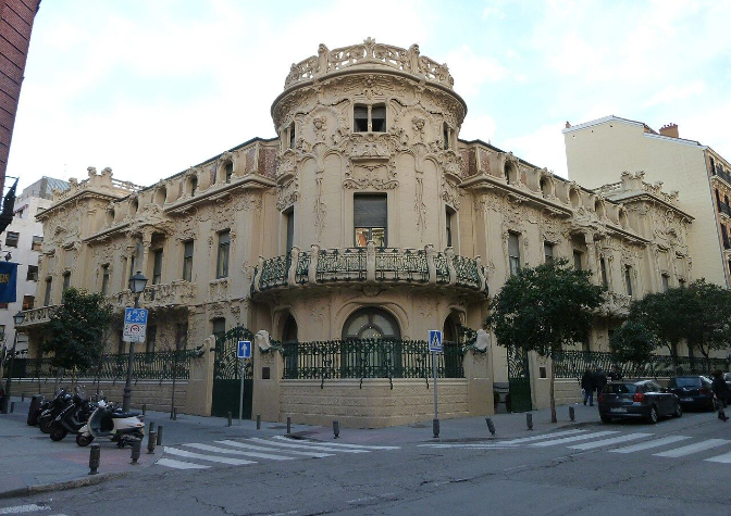 El único palacio modernista de Madrid reivindica su historia con "La casa de los autores. Donde habita la memoria"