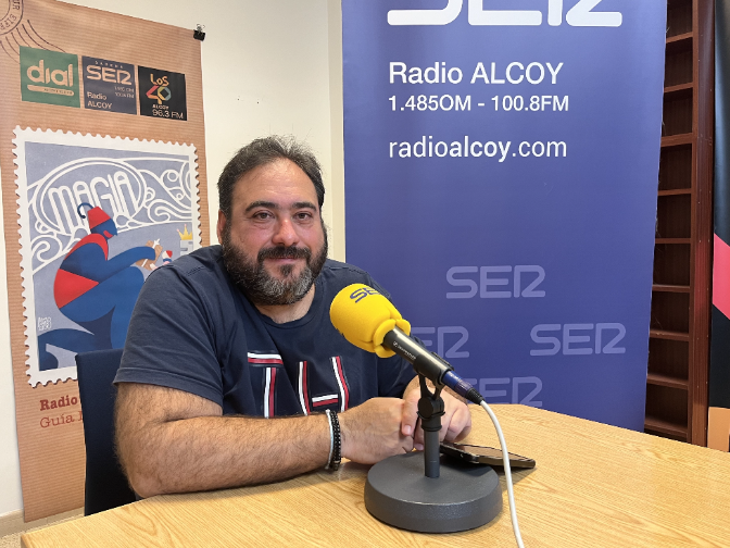 Tragaluz - Intercanvi musical entre les bandes joves de la Societat Musical Nova d'Alcoi i la Unió Musical d'Ibi- Entrevista a José Antonio Llinares, director de la banda jove i president de la Música Nova episode artwork
