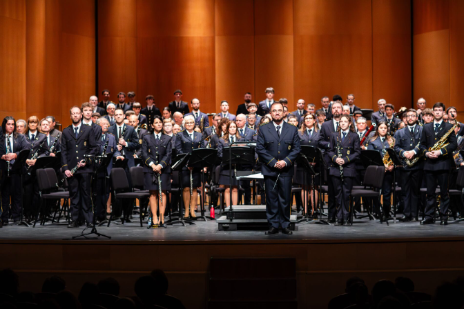 Tragaluz- La Música Primitiva Apolo d'Alcoi tanca la temporada de concerts este divendres a l'auditori Amando Blanquer amb 'Músics per la Pau'- Entrevista al director Francisco Valor episode artwork