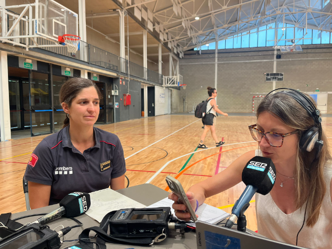 Els Bombers s'esperaran a donar per controlat el foc de les Gavarres: "Hi ha onada de calor i les hores centrals del dia són les més difícils" episode artwork