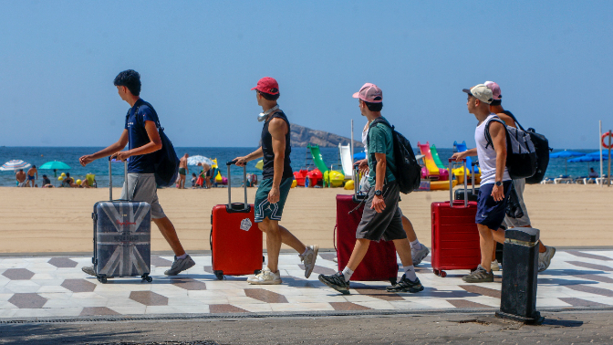 Alex Fratini (ABRECA) sobre el verano para la hostelería de Benidorm episode artwork