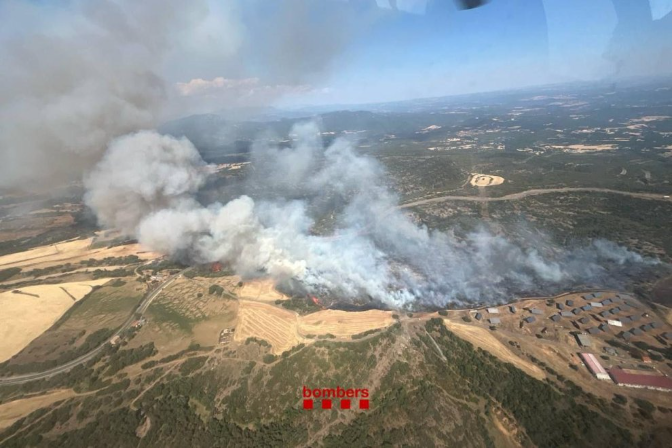 Declaracions de la consellera, Núria Parlon, i l'inspector cap dels Bombers de la Generalitat, David Borrell, des del Conplex Central dels Bombers sobre la simultaneïtat d'incendis a Catalunya