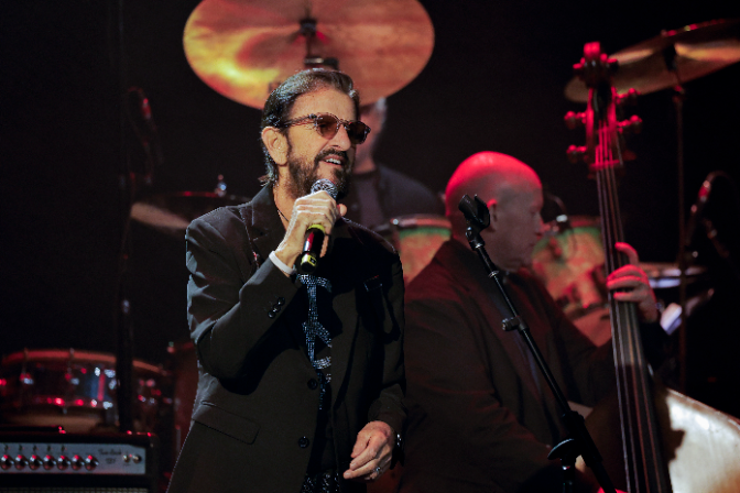 El RACÓ DE PENSAR amb Oye Sherman: estar de vacances, l'atleta turc i Ringo Starr (7-07) episode artwork