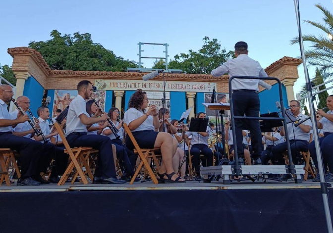 La Unió Musical Contestana obté el 2n premi al VIII Certamen de Música Festera d'Agost_Entrevista a Toni Moltó i Juan Carlos Sempere Bomboí, president i director de la UMC