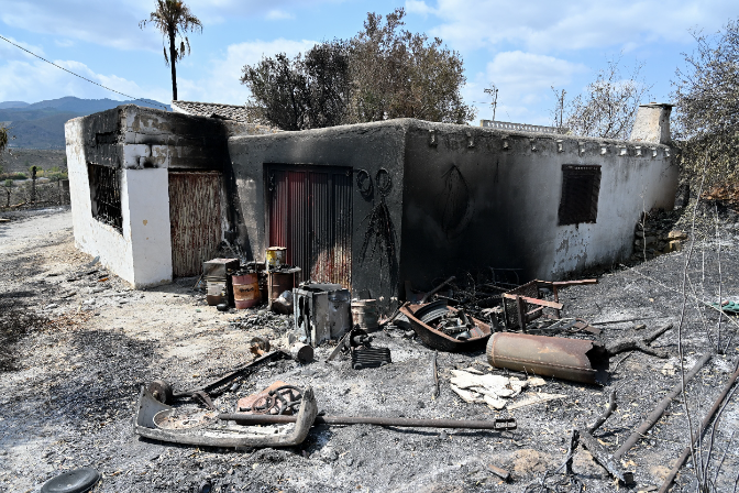Los vecinos de Los Gallardos y Bédar comienzan a regresar a sus viviendas tras la estabilización del incendio