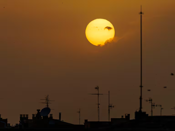 Tres olas de calor en poco más de un mes: el calor extremo se ceba también con Europa
