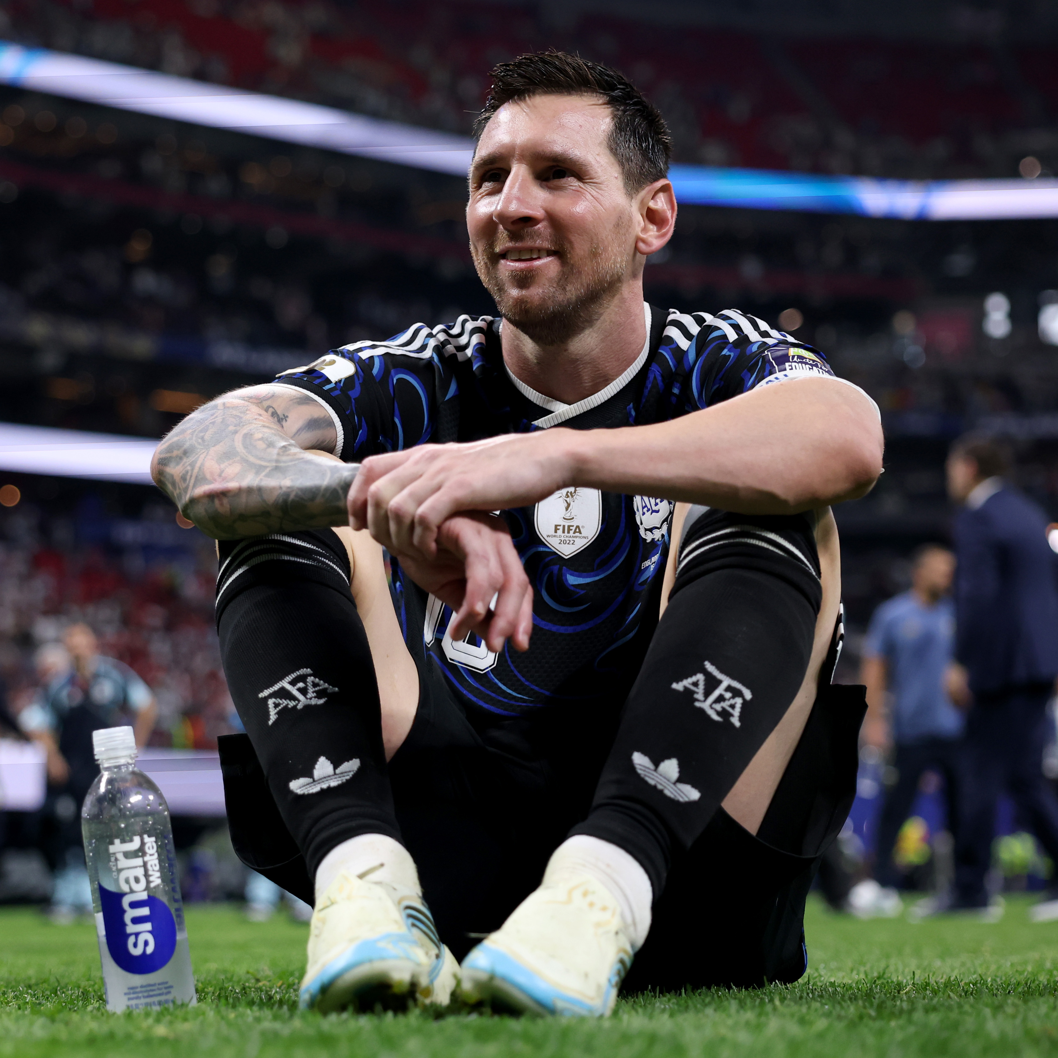 Entrevista | Gustavo López se rinde a Leo Messi en 'El Larguero': "Cuando se activa es demoledor. Asusta por más que tenga 39 años"