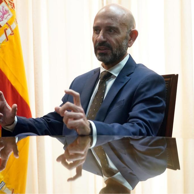"Menos pancartas y más trabajar" J Salas, subdelegado Gobierno