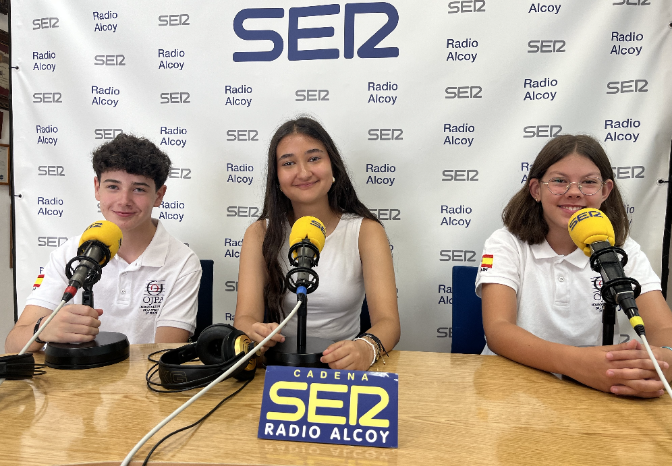 Músics alcoians aconsegueixen el primer premi d'un certamen a Viena amb l'Orquestra de Joves de la Província d'Alacant_Entrevista a Luis Rus, Amanda Sebastià i Claudia Cabrera