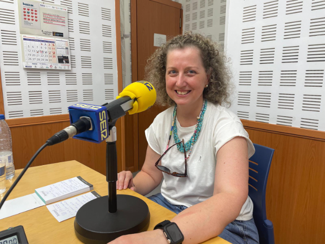 ¿Cómo deben alimentarse nuestras mascotas en verano? La sección de veterinaria con Carmen Albéndiz episode artwork