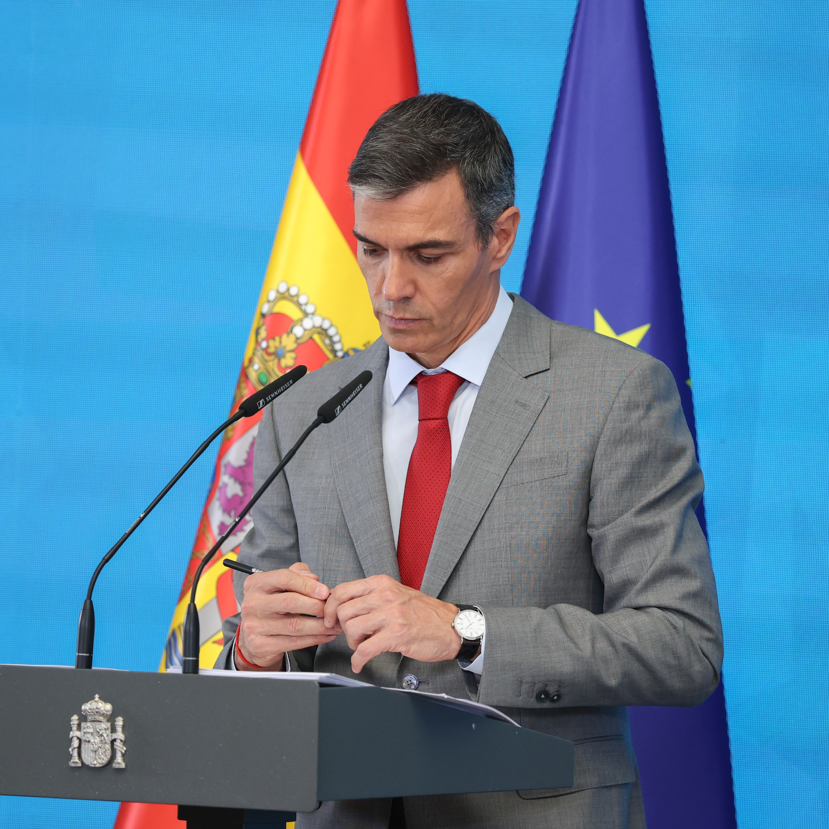 Las claves del balance del curso político de Sánchez: de reivindicar la trayectoria profesional de su hermano y su mujer al decreto de vivienda