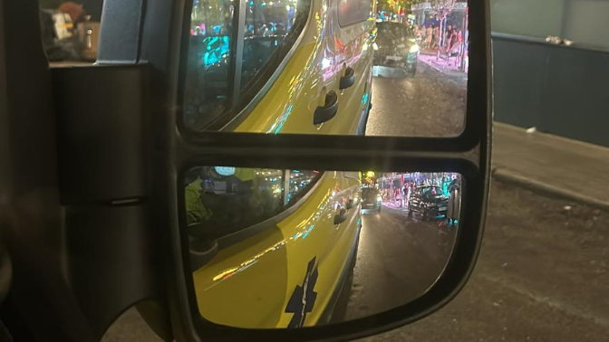 Amaia, técnica de ambulancia, relata la agresión que ha sufrido en la zona inglesa de Benidorm episode artwork